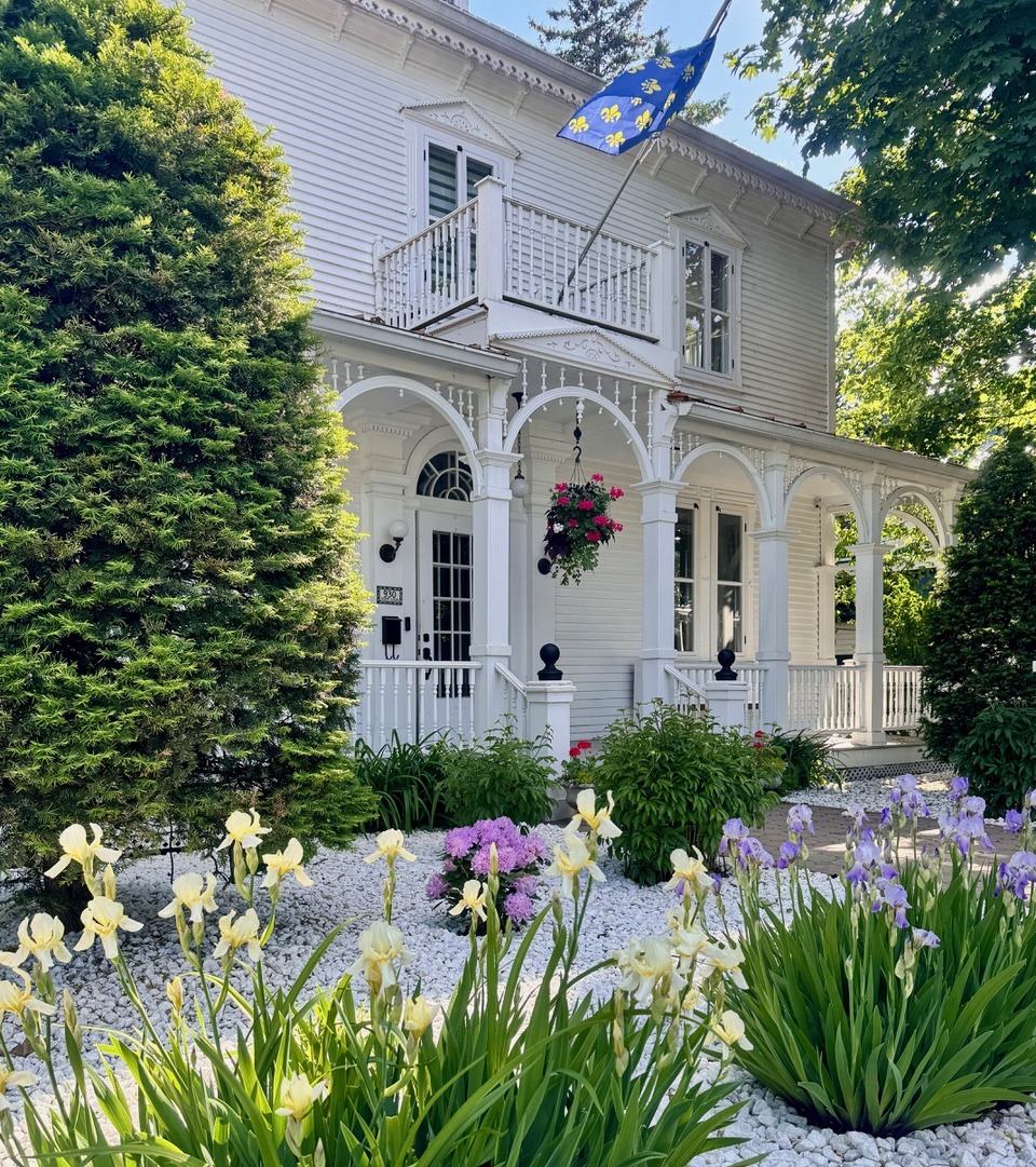 Le manoir vu depuis la rue. Photo gracieuseté Martine Cardinal